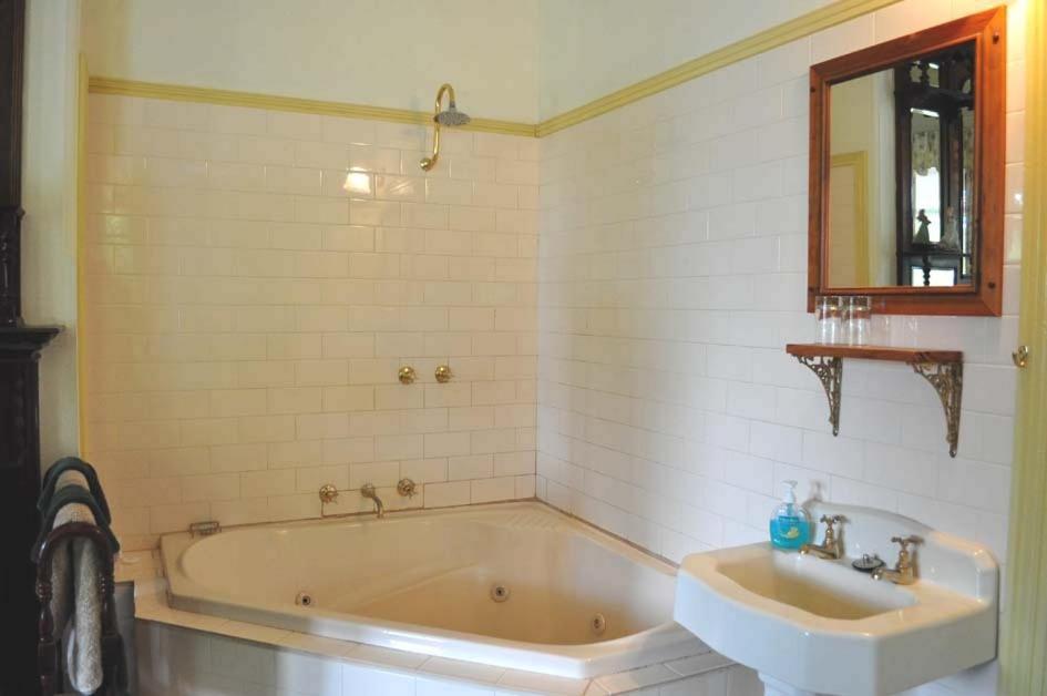Bed and Breakfast Ormiston House Стран Номер фото